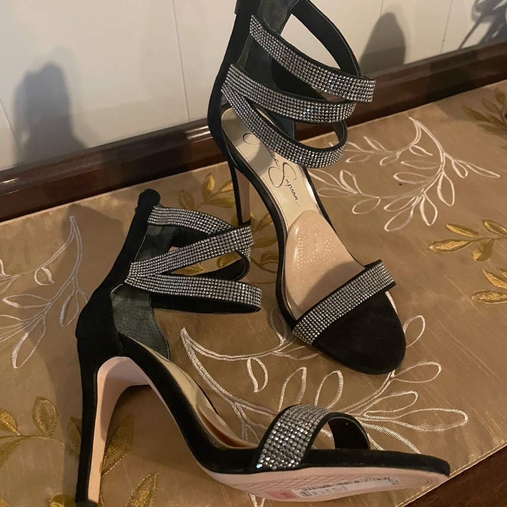 Beautiful Jessica Simpson heels. NWOT, I was going to wear them put in pads.